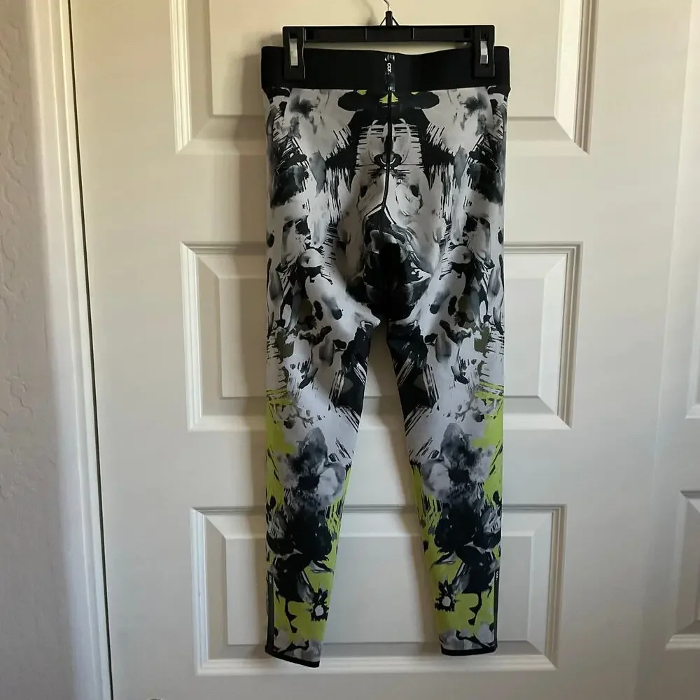 Cor by Ultracor Green/White/Black Printed‎ Leggings - Size Small
